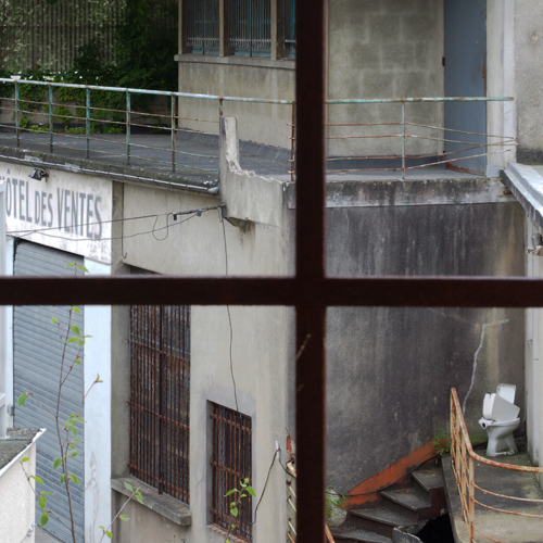 photo d'une arrière-cour à Angouleme par ln le cheviller